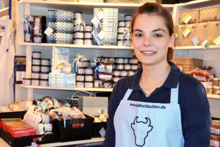 Jessica: Fachverkäuferin im Nahrungsmittelhandwerk Fachrichtung Fleisch bei der Stadtschlachterei Claußen
